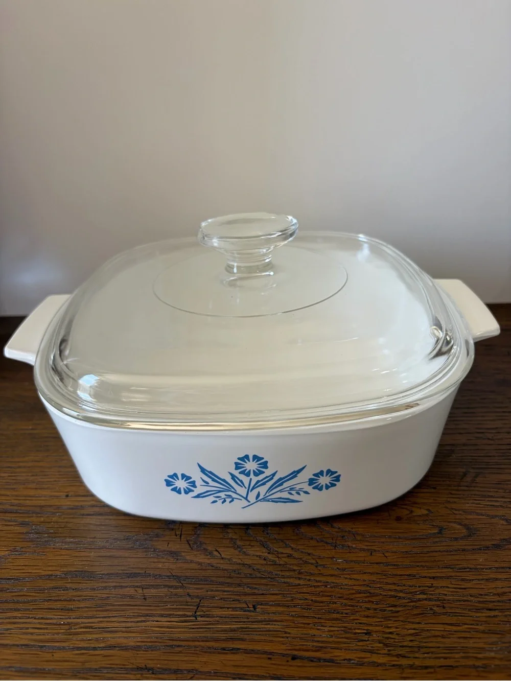 Corningware Vintage Blue/White 2 Quart Casserole Dish with Glass Lid.